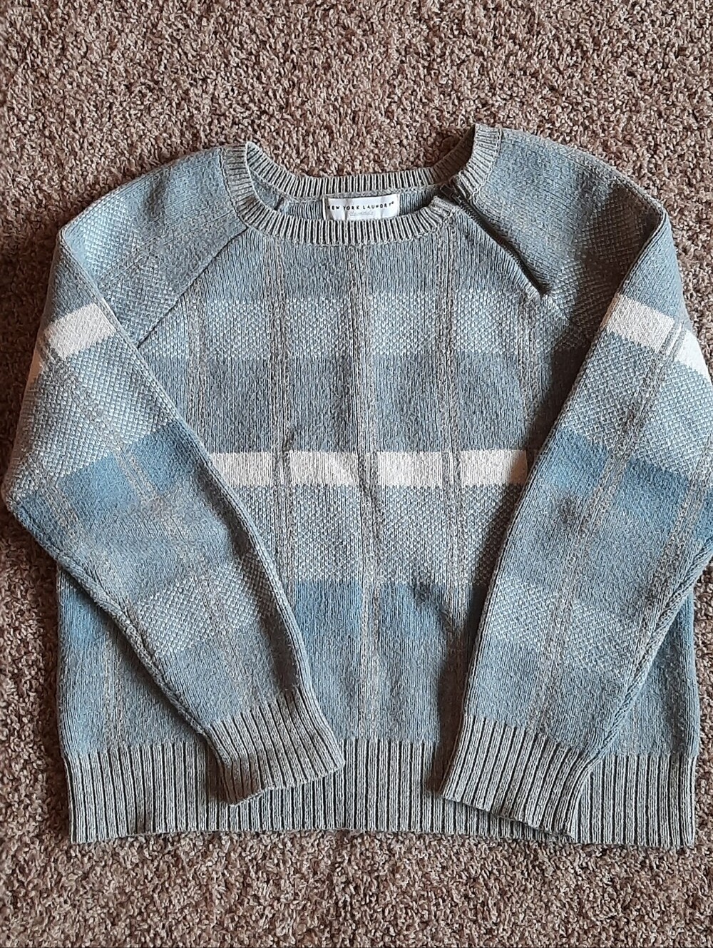 Cute Sweater With Zi⁹pper Detail